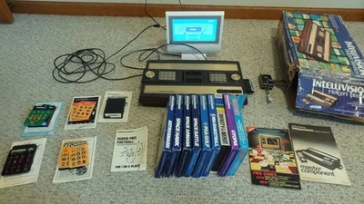 INTELLIVISION 2609A en caja sin insertos, RF, caja de interruptores y 15 Gms SP fútbol funciona Foto 1 de 4