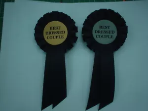 MELBOURNE CUP DAY AWARD ROSETTE SAYING " BEST DRESSED COUPLE " - Picture 1 of 6