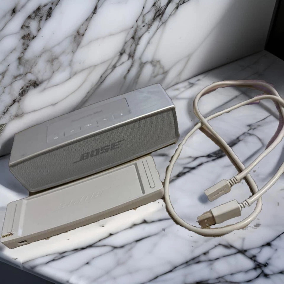 BOSE SoundLink Mini II Tragbarer Lautsprecher Bluetooth Silber mit Ladeschale - Bild 1 von 1