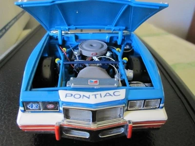 Richard Petty #43 Pontiac Grand Prix Signature Edition Franklin Mint 1:24 w/Case - Image 1 of 4