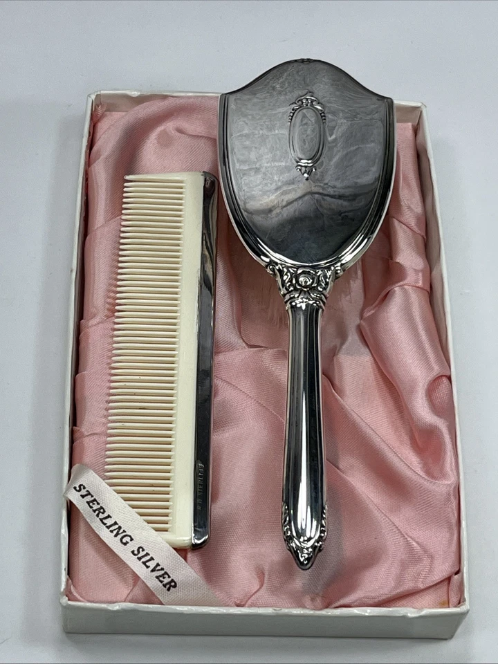 Juego de pinceles y peines vintage LUNT SILVERSMITHS Sterling Girls nuevos en caja original Foto 1 de 4