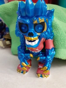 Moose toys Treasure X monster gold action figure laboratorio blue red  - Picture 1 of 9