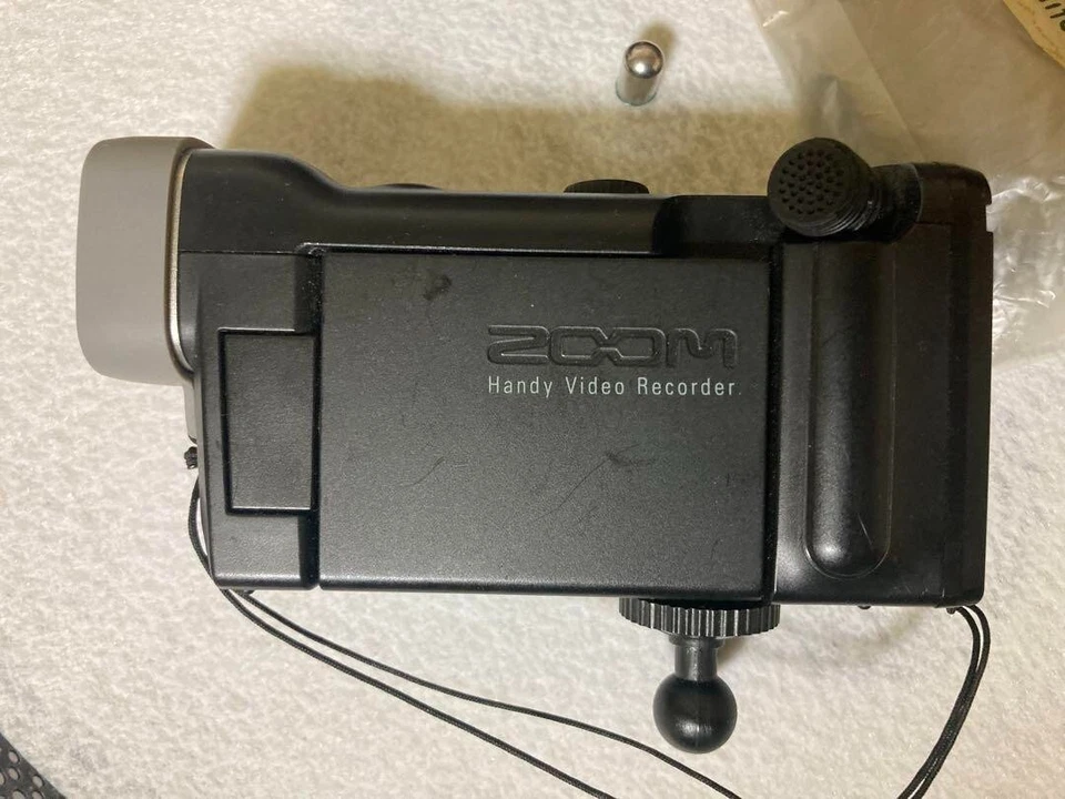 ZOOM zoom handy video camera recorder Q4n - Image 1 of 4