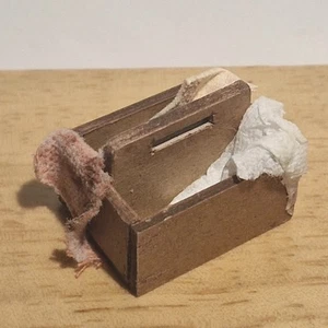 12th scale House Cleaners Box ME58 - Picture 1 of 3