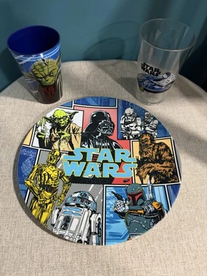 Placa de plástico Star Wars de 8,5" y 2 vasos de plástico Foto 1 de 2