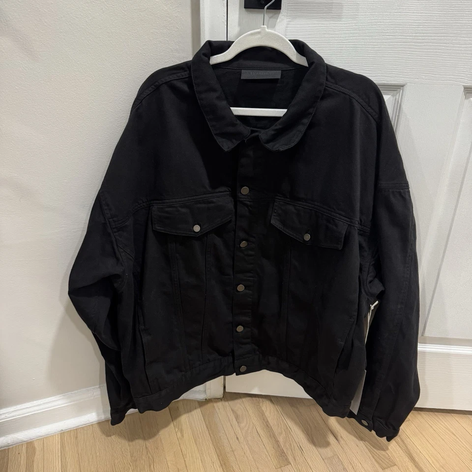 Chaqueta de mezclilla negra Fear Of God Essentials para hombre XL Foto 1 de 4