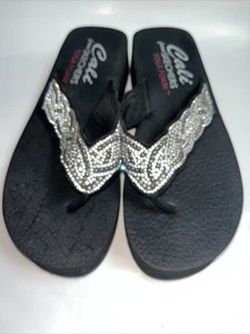 Skechers Cali Yoga Foam Damen-Sandalen 8 Strass Keilabsatz Plateau Flip-Flop - Bild 1 von 5
