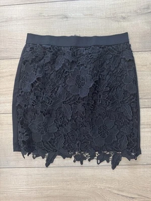 Falda lápiz para mujer American Eagle 4 negra floral crochet encaje Y2K Foto 1 de 2