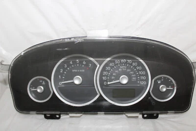 Cuadro de instrumentos velocímetro 05 Mariner indicadores de panel de instrumentos 61.966 millas Foto 1 de 4