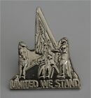 9/11/01 WORLD TRADE CENTER WTC COMMEMORATIVE UNITED WE STAND HAT / LAPEL PIN NEW