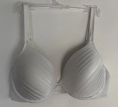 Sujetador con aros acolchado a rayas blancas 36C sin marca camiseta correas ajustables Foto 1 de 4