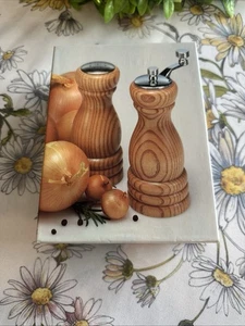 Olde Thompson Eiche Pfeffermühle & Salzstreuer Mission mit Box nie benutzt - Bild 1 von 13