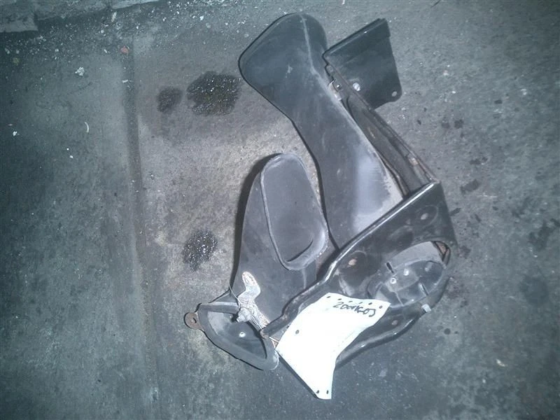 Purificador de aire Dodge Avenger 95-99 4-122 2,0 litros Foto 1 de 1