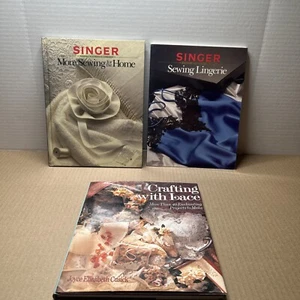 Lotto libri da cucire e artigianato Singer con libro in pizzo - Foto 1 di 19