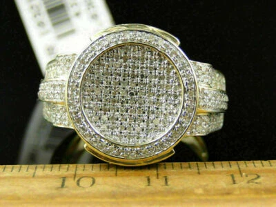 Anillo clásico de diamantes simulados de corte redondo de 2,30 quilates enchapado en oro de plata 925 para hombre Foto 1 de 4