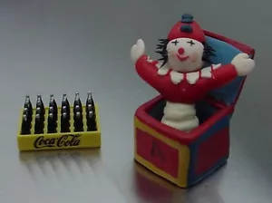 Miniatura Jack In The Box RARA con Custodia Coca-Cola Danbury Nuova di zecca oggetti diorama scala 1/24 - Foto 1 di 2