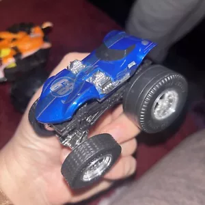 Hot Wheels Monster Jam Truck Twin Mill Blue #68 1:64 Diecast VGC - Picture 1 of 5