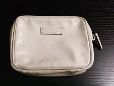 Bolsa de cosméticos vintage GUCCI de lona recubierta blanca con cremallera de 5,5" x 4" x 1,5" Foto 1 de 4