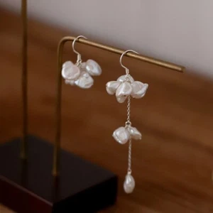 Orecchini Pendenti Fiore Barocco Argento Asimmetrici 6-8mm Perle Keshi Barocco S925 4/8cm - Foto 1 di 5