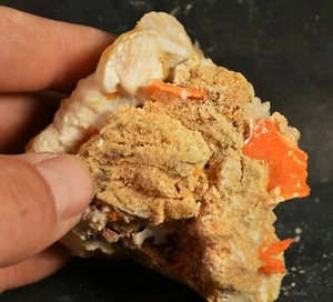 Cristaux de wulfenite sur gangue de Mibladen au Maroc 430g collection - Picture 1 of 12