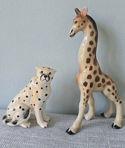 Estatuillas vintage de guepardos y jirafas de porcelana pintadas a mano de 3,5" y 7,5" - Imagen 1 de 8
