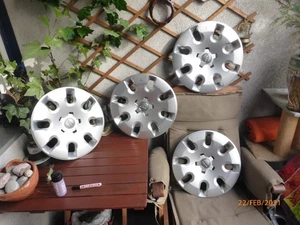 4 x Original Audi A1 8X Radkappen Satz 4-Stück 15 Zoll.8X0601147 TOP!!! - Picture 1 of 10