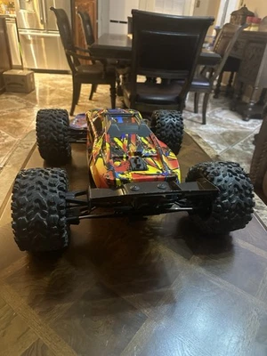 TRAXXAS E-REVO 2.0 VXL 4WD ROLLER  CHASSIS SLIDER With Working Servos  - Image 1 of 4