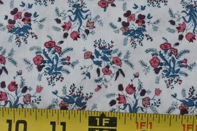 Por 1/2 yarda, Vintage, Azul y Rojo Calicó en Crema Edredón Algodón, Cranston, V166 Foto 1 de 4