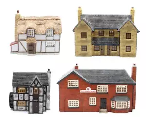 HORNBY 'OO' GAUGE LOT OF 4 ASSORTED PUB/ MILL HOUSE/ COTTAGES BUILDINGS - Picture 1 of 9