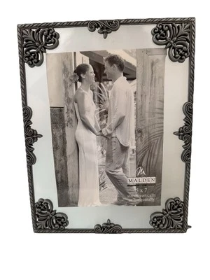 Malden Designs Marco de Fotos Corazones y Amor 5x7 Flotante Foto Vidrio Estaño Nuevo Foto 1 de 4