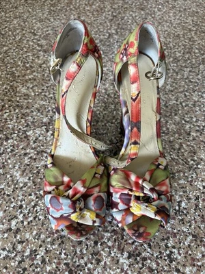 Nine West Women's High Heel Size 6 Strap Open Toe Flower Design Multi Color - Image 1 of 4