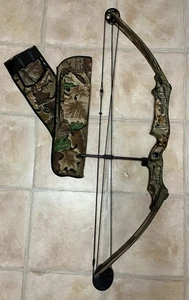 Bear Super Uni One Cam 55-70# 30” Compound Bow Advantage Camo Quiver Lot RH - Picture 1 of 3