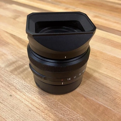 TTArtisan 27 mm f2,8 AF - Montaje Fuji X con tapas y parasol de repuesto Foto 1 de 4