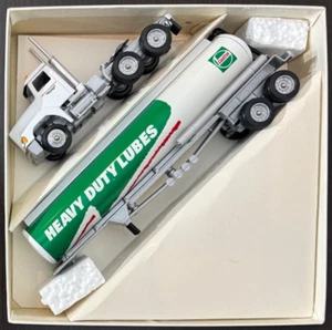 Castrol Oil Heavy Duty Lubes Tanker 1999 Winross Truck Freightliner - Picture 1 of 3