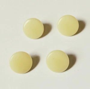 SET: 4 flache runde 1/2" Knöpfe mit Schaftrücken - elfenbein/cremeweiß/hellgelb - Bild 1 von 2