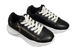 ShoeDazzle Wandalyn schwarze gesteppte Sneakers Größe 7 Reißverschlussdetail klobige Sohle Freizeit - Bild 1 von 7