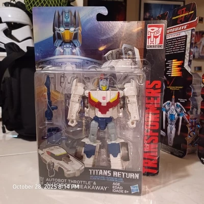 New Transformers Titans Return Autobot Throttle & Breakaway. Deluxe Class - Image 1 of 4