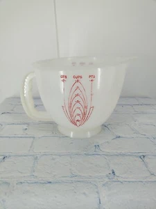 Vintage Tupperware Measure Pitcher Batter 8 Cup 500-2 Pour Spout Red Markings - Picture 1 of 7