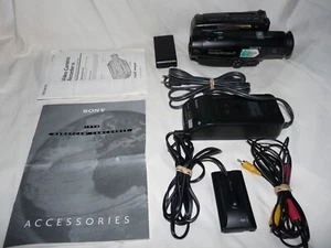Sony CCD-TR94 8mm Video8 camera Camcorder VCR Player Video Transfer - Picture 1 of 6