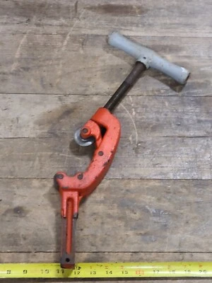 Cortador de tubos Ridgid 58657 732 para roscadora modelo 1215, 1/4" a 1-1/2" Foto 1 de 4