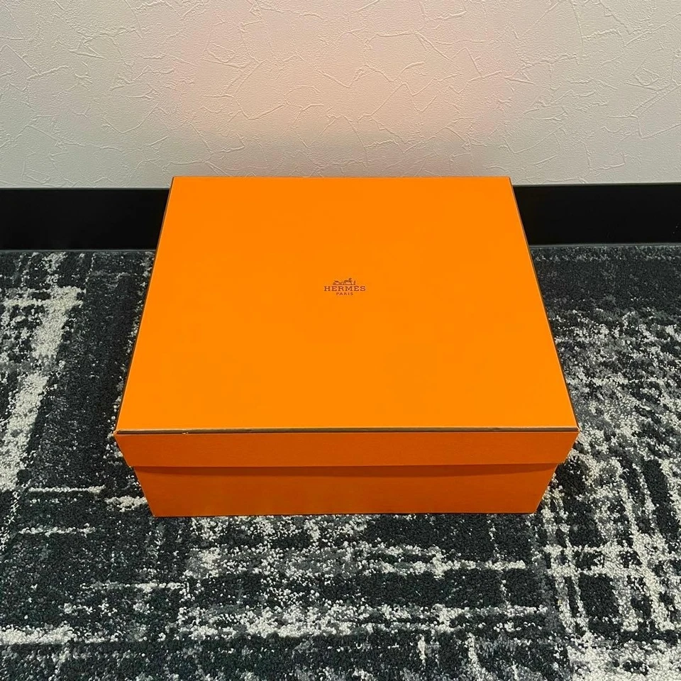Caja vacía naranja HERMES para Birkin 30, Kelly 28 rectangular 24375 Foto 1 de 4