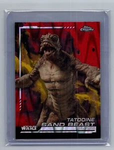 2024 Topps cromo Star Wars #65 Tatooine Sand Beast refractor de ondas de rayos rojo - Imagen 1 de 2