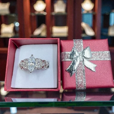 Anel Swarovski Marquesa Ouro Branco Tamanho 7 Romântico Coquete Glam Vintagecore Bling - Imagem 1 de 4