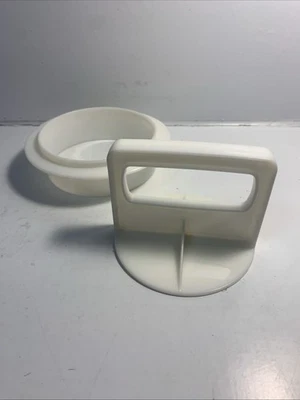 Juego de 2 piezas de prensa de hamburguesas grande Tupperware forma 1/4 lb o 1/3 lb 1925 1926 Foto 1 de 4