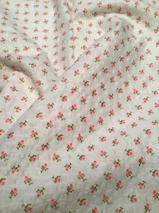 Tela Pucker Seersucker Pequeña Suave Rosa Estampado Rosebud 2 Yardas Nueva - Imagen 1 de 3