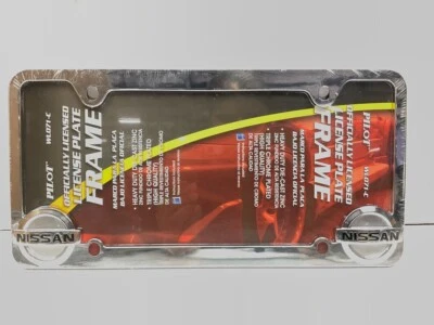 Marco de matrícula triple cromado Pilot WL071C para Nissan Foto 1 de 4