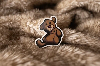 Pegatina de vinilo de peluche envejecido - Viejo oso de peluche solitario triste corazón roto Foto 1 de 4