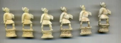 6 antiguas piezas de ajedrez chinas talladas a mano figura peones XX° circa 1910-1920 Foto 1 de 4