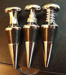 Juego de 3 tapones cromados para botellas de vino nuevos - Imagen 1 de 1