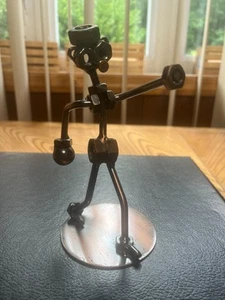 INDUSTRIAL STEAMPUNK METAL ARTE ESCULTURA DE UN BOMBÍN TUERCAS Y PERNOS - Imagen 1 de 7